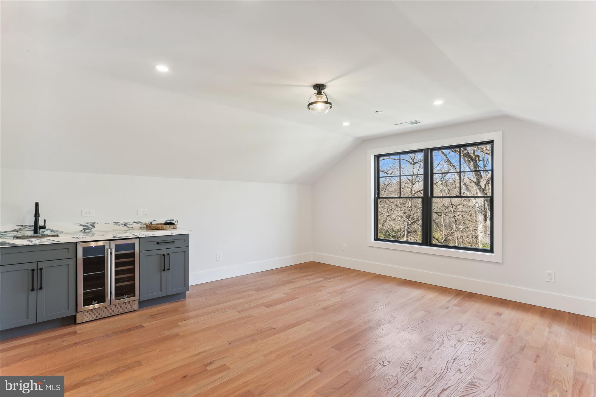 KENSINGTON ESTATES - Residential