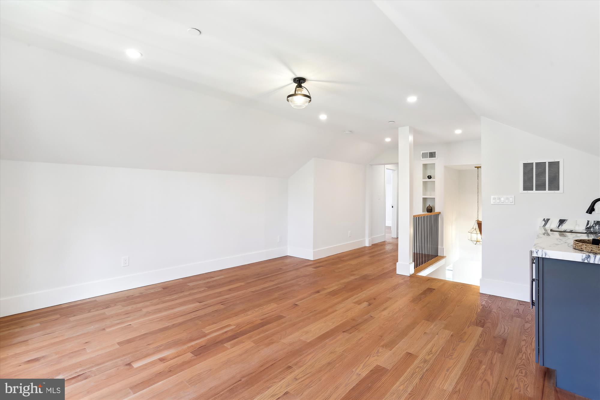 KENSINGTON ESTATES - Residential