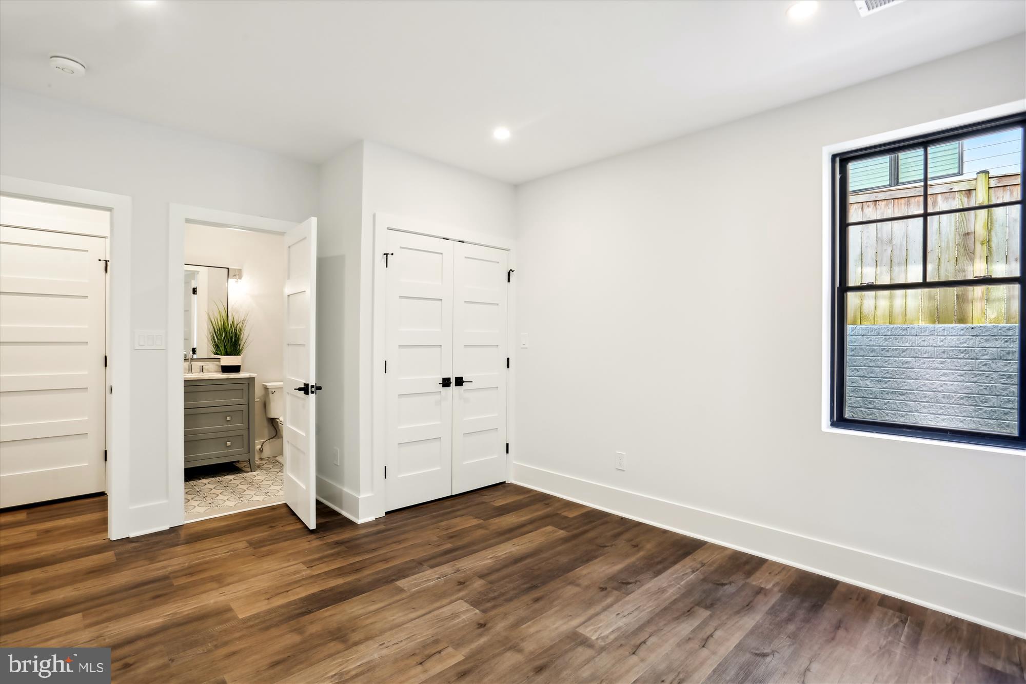 KENSINGTON ESTATES - Residential