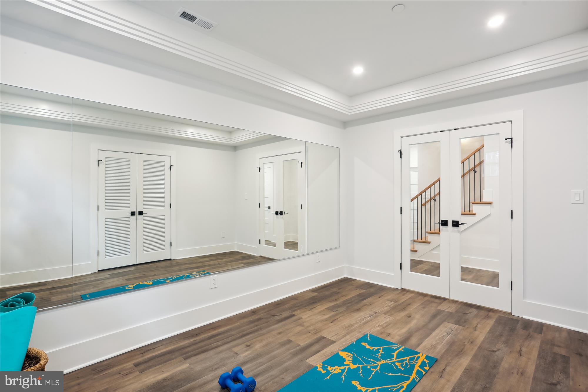 KENSINGTON ESTATES - Residential