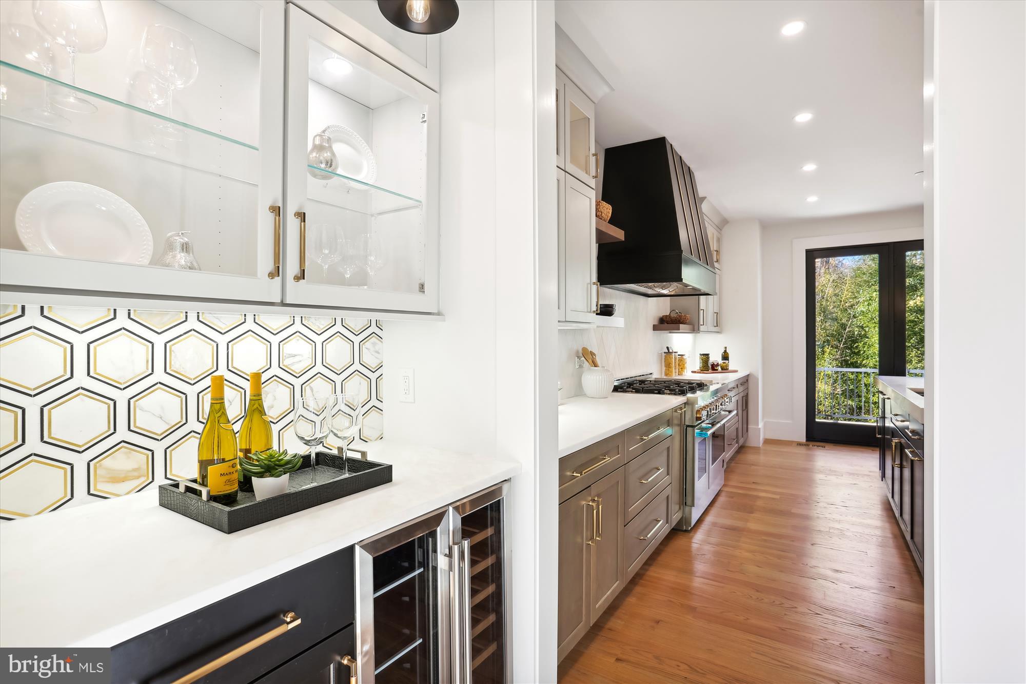 KENSINGTON ESTATES - Residential