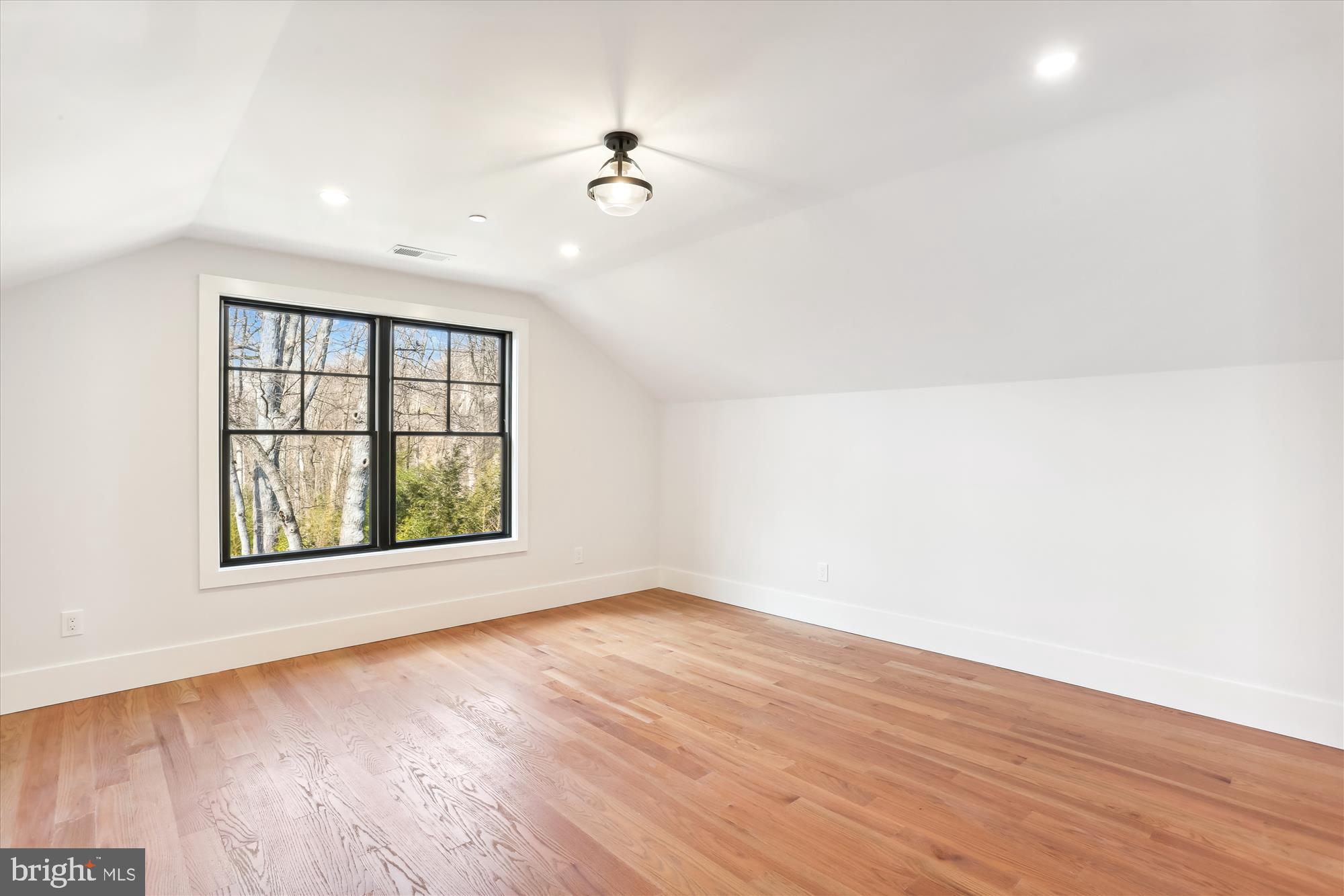 KENSINGTON ESTATES - Residential