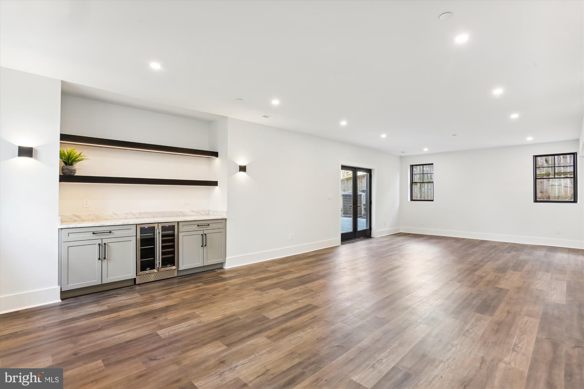 KENSINGTON ESTATES - Residential