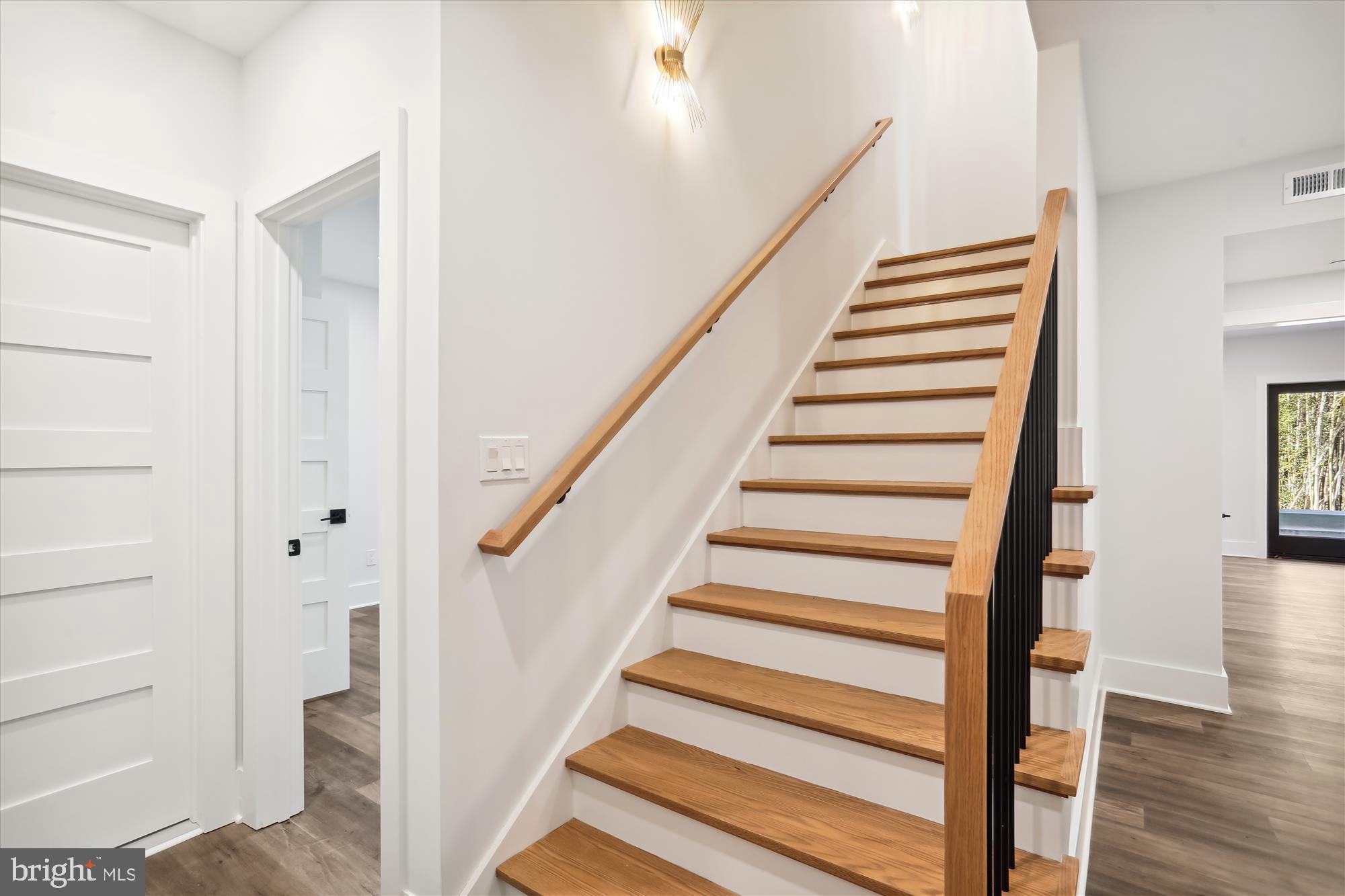 KENSINGTON ESTATES - Residential