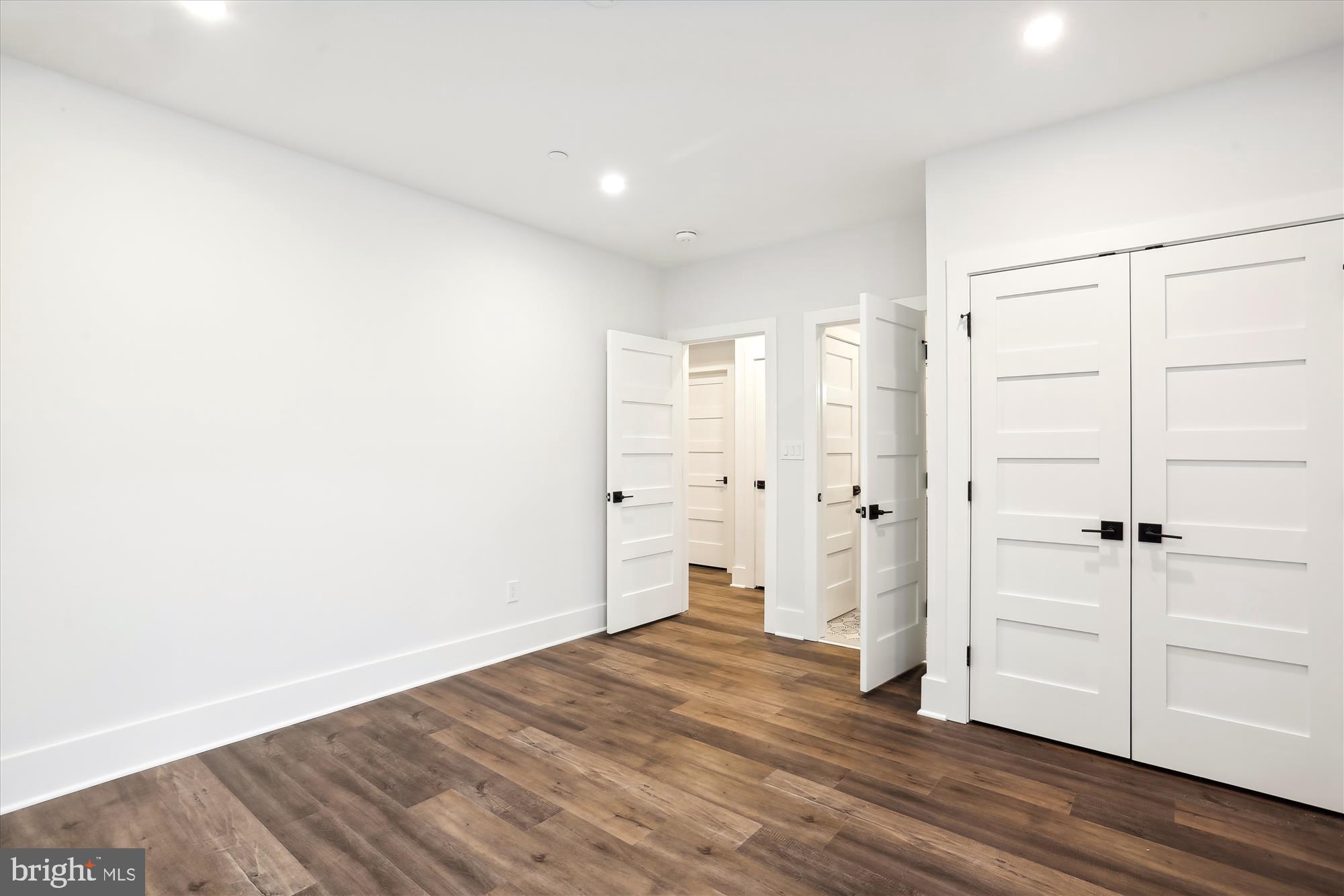 KENSINGTON ESTATES - Residential