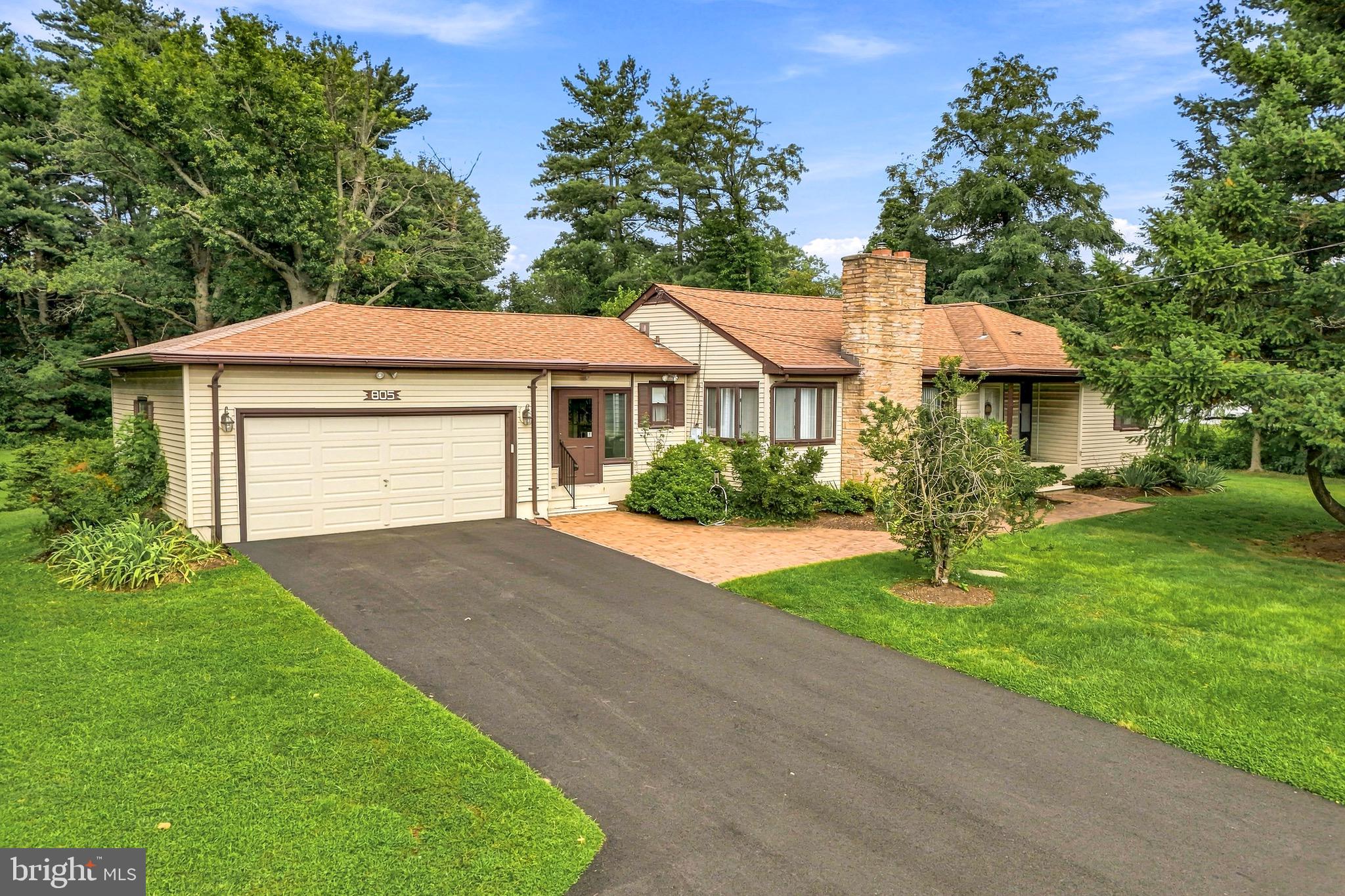 805 N LENOLA ROAD