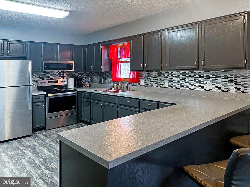 MOUNTAIN VIEW ACRES - Residential