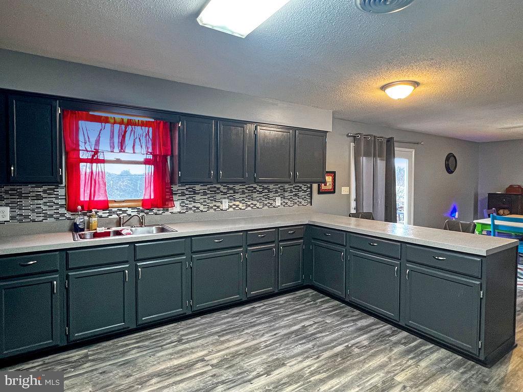 MOUNTAIN VIEW ACRES - Residential