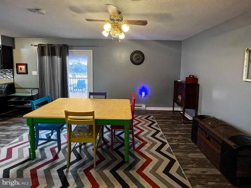 MOUNTAIN VIEW ACRES - Residential