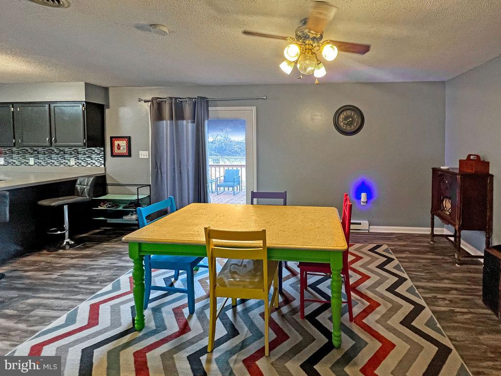 MOUNTAIN VIEW ACRES - Residential