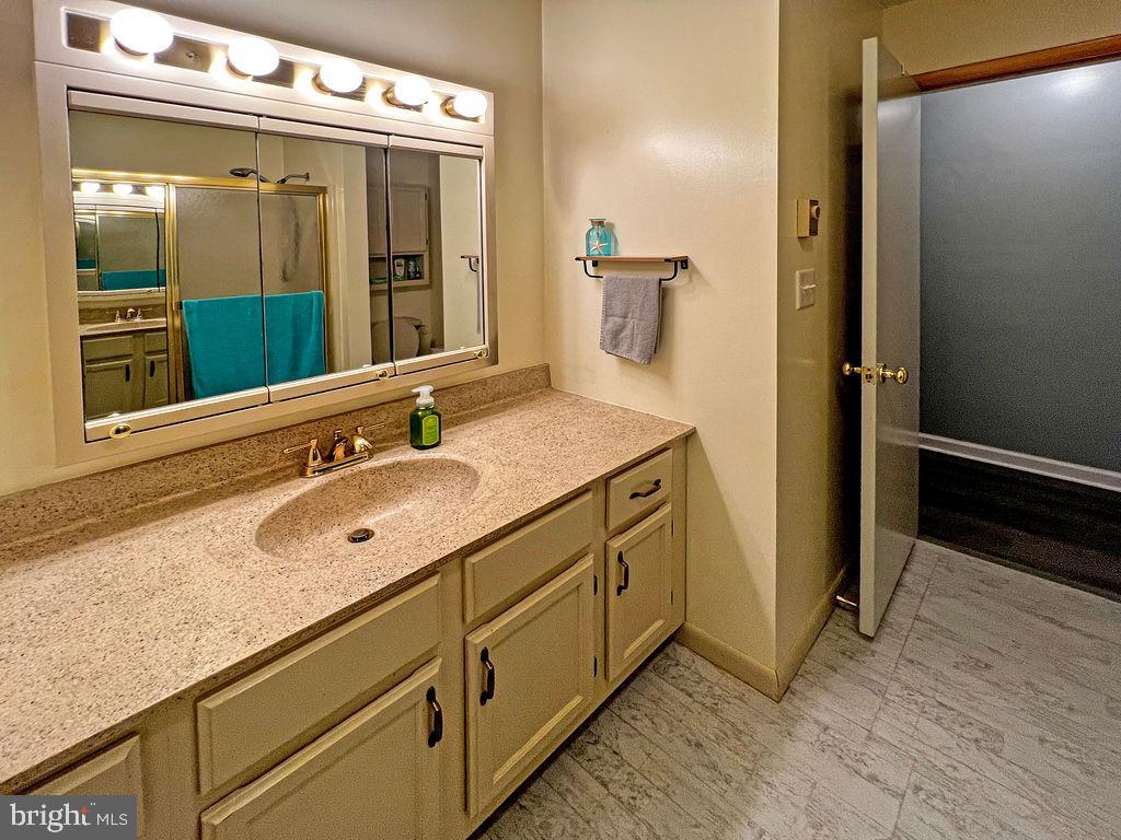 MOUNTAIN VIEW ACRES - Residential