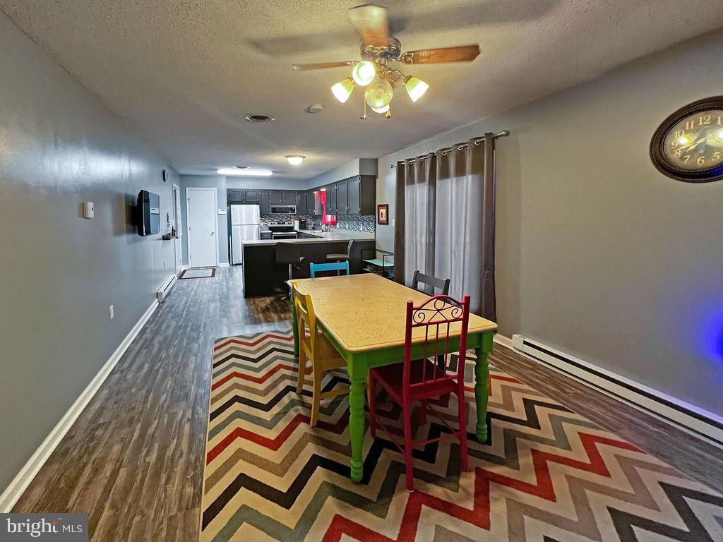 MOUNTAIN VIEW ACRES - Residential