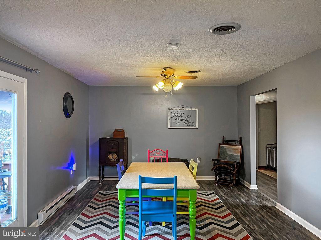 MOUNTAIN VIEW ACRES - Residential