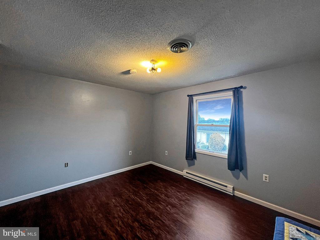 MOUNTAIN VIEW ACRES - Residential