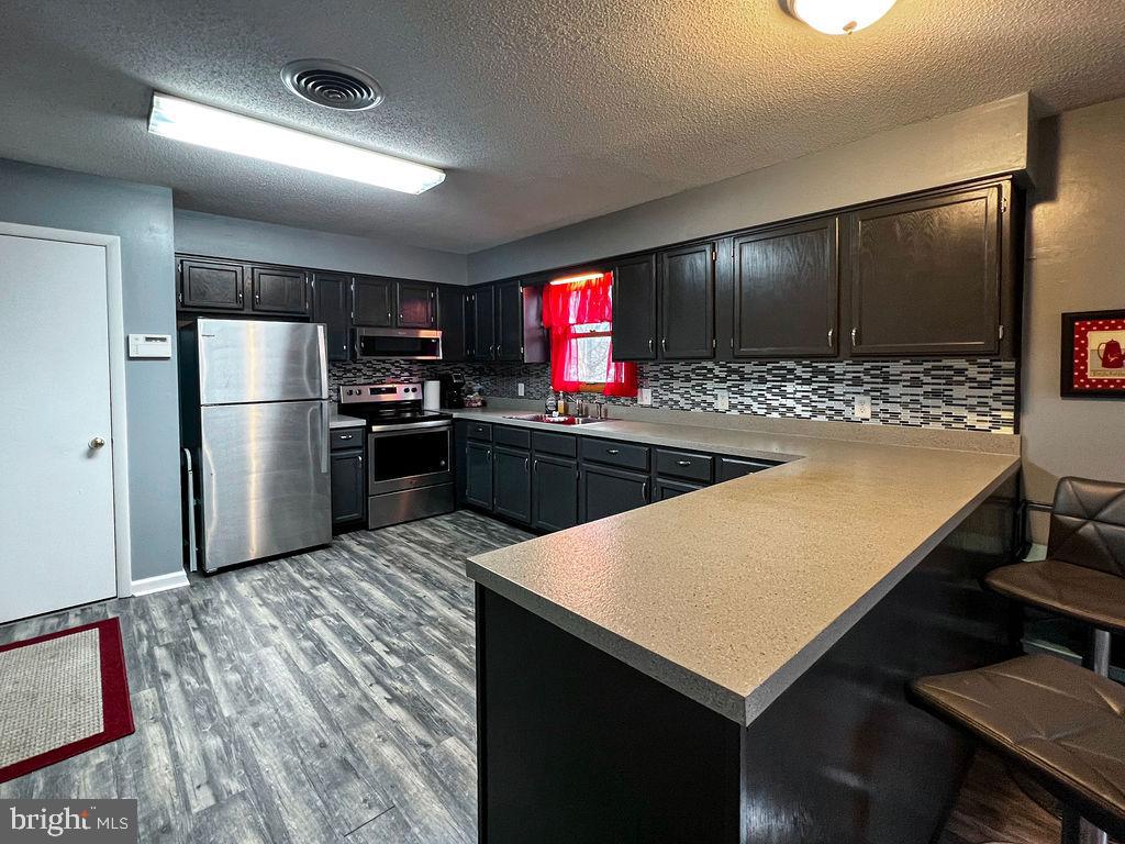 MOUNTAIN VIEW ACRES - Residential