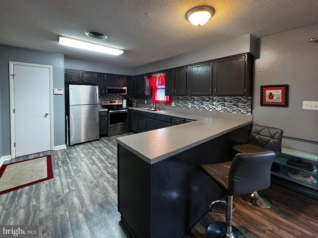 MOUNTAIN VIEW ACRES - Residential