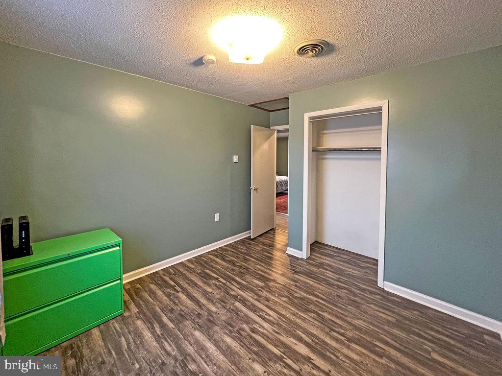 MOUNTAIN VIEW ACRES - Residential