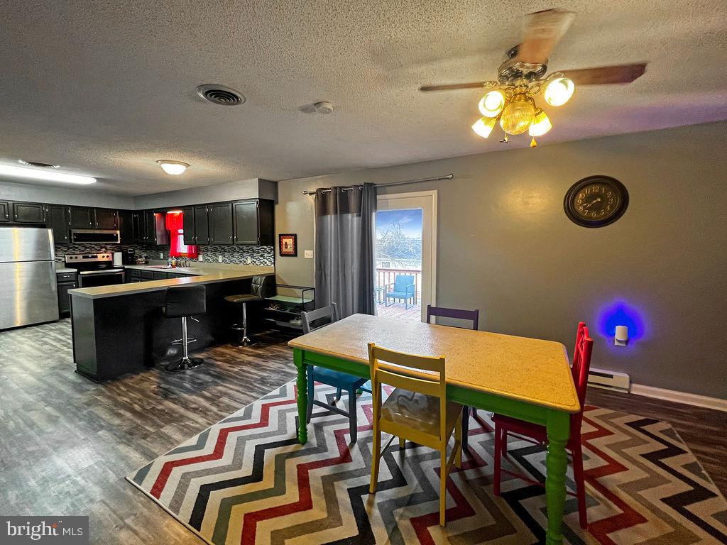 MOUNTAIN VIEW ACRES - Residential