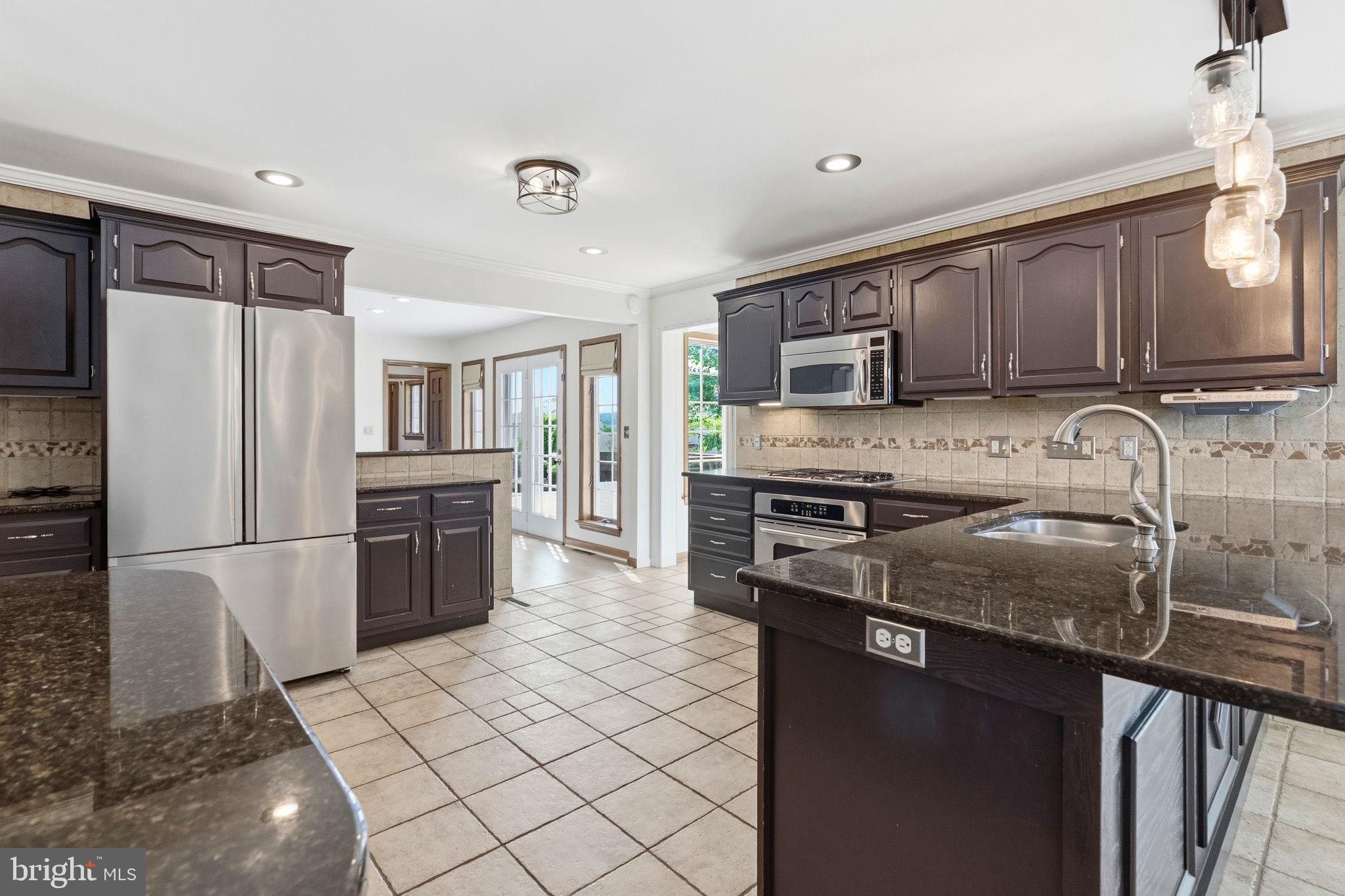 QUAIL HOLLOW - Residential