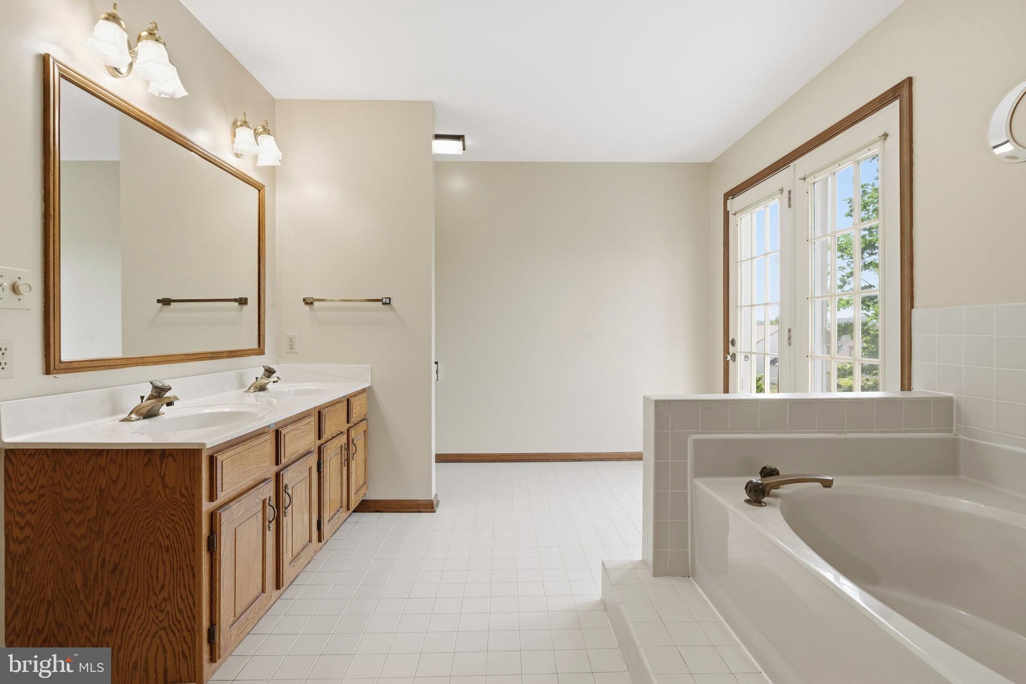 QUAIL HOLLOW - Residential