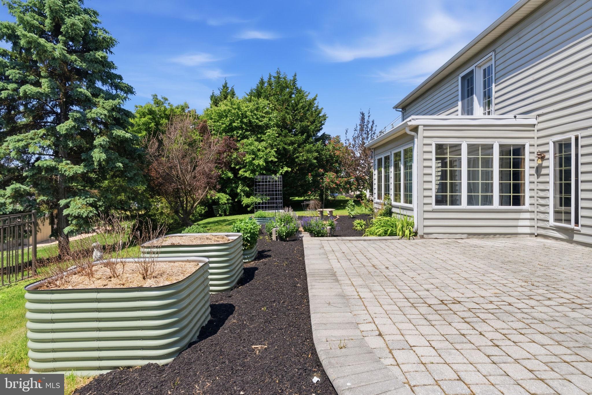 QUAIL HOLLOW - Residential