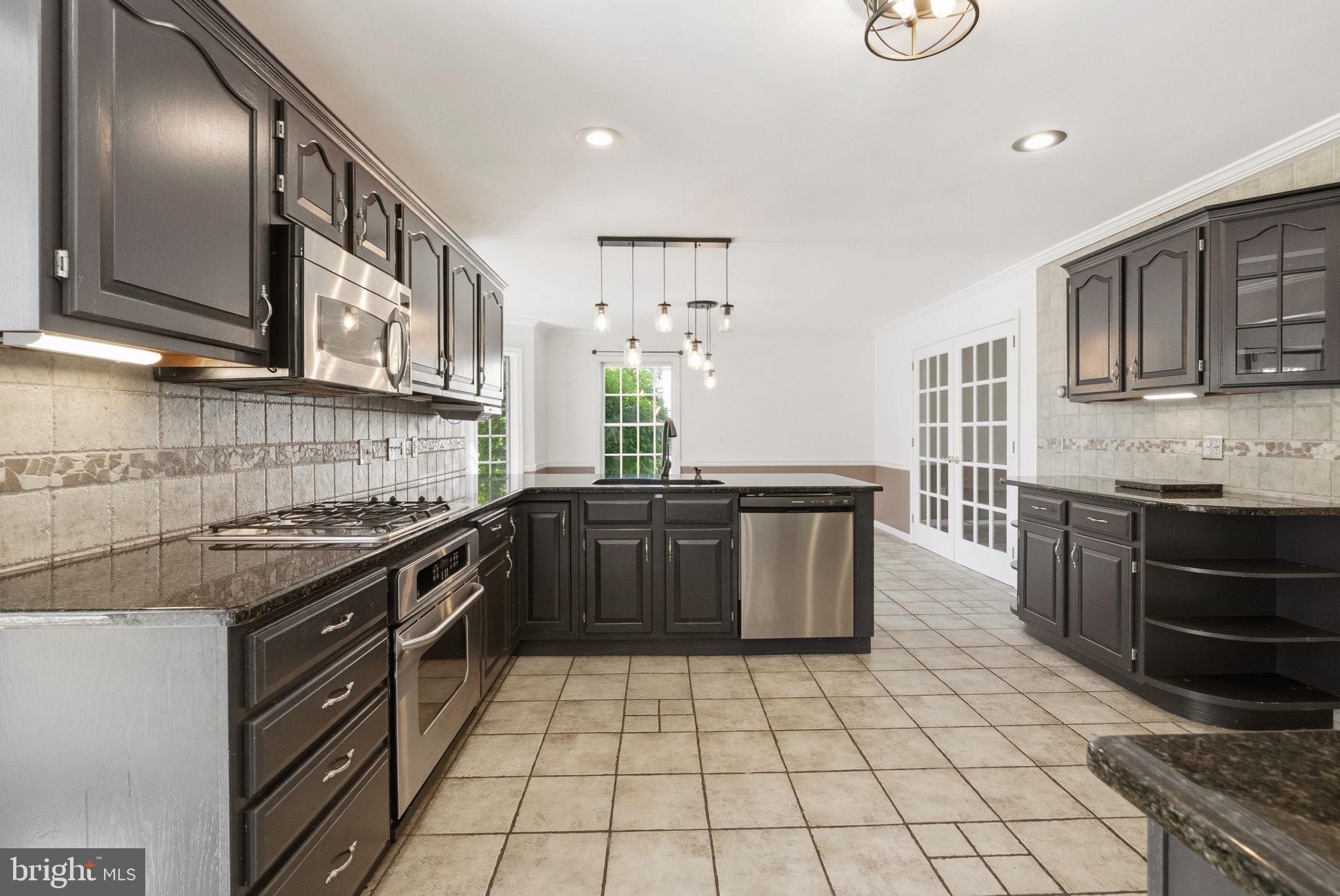 QUAIL HOLLOW - Residential