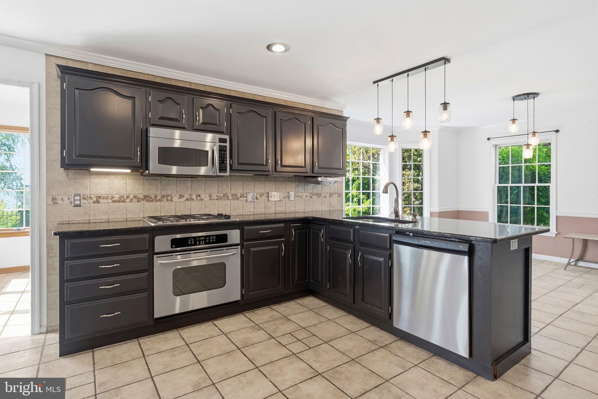 QUAIL HOLLOW - Residential