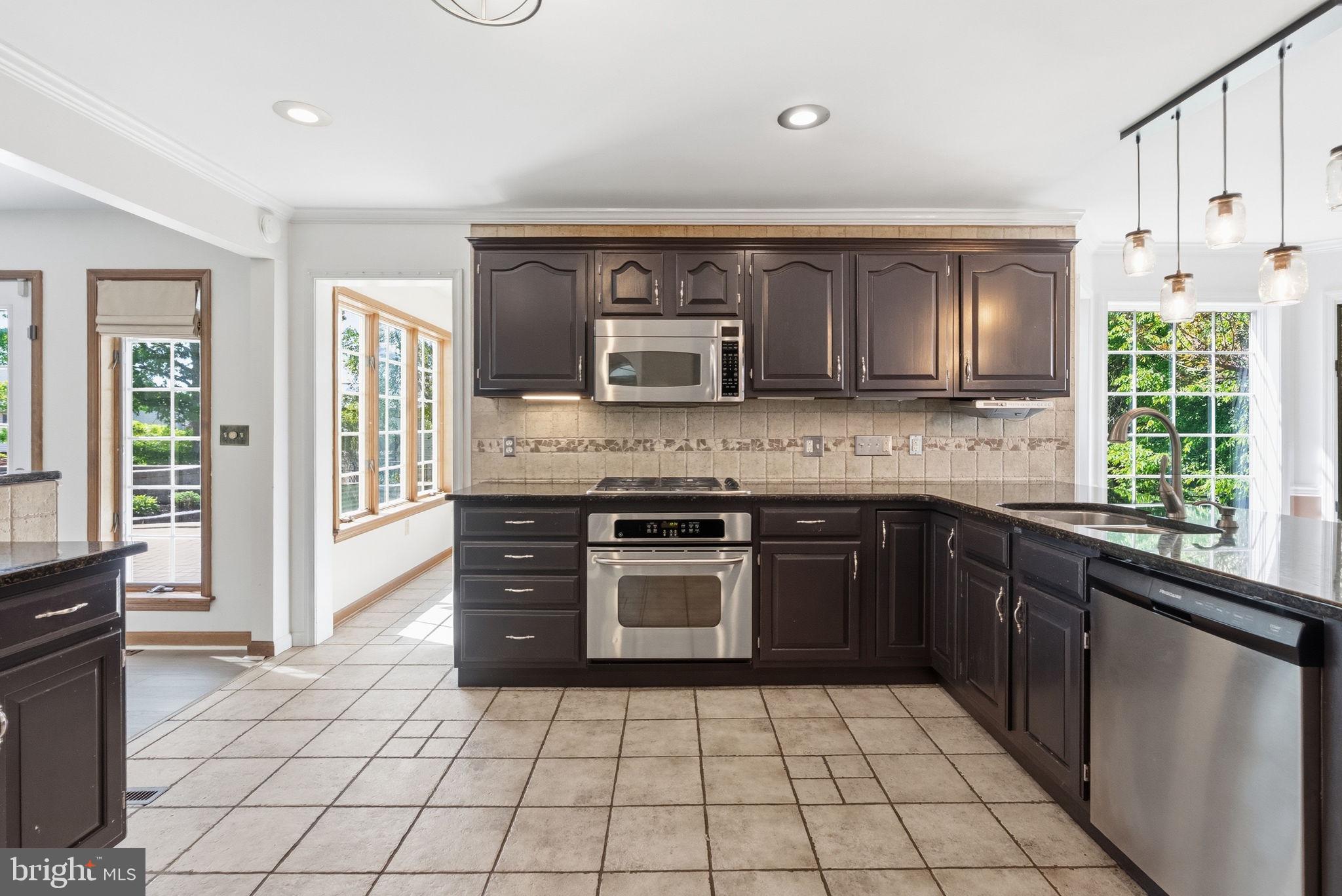 QUAIL HOLLOW - Residential