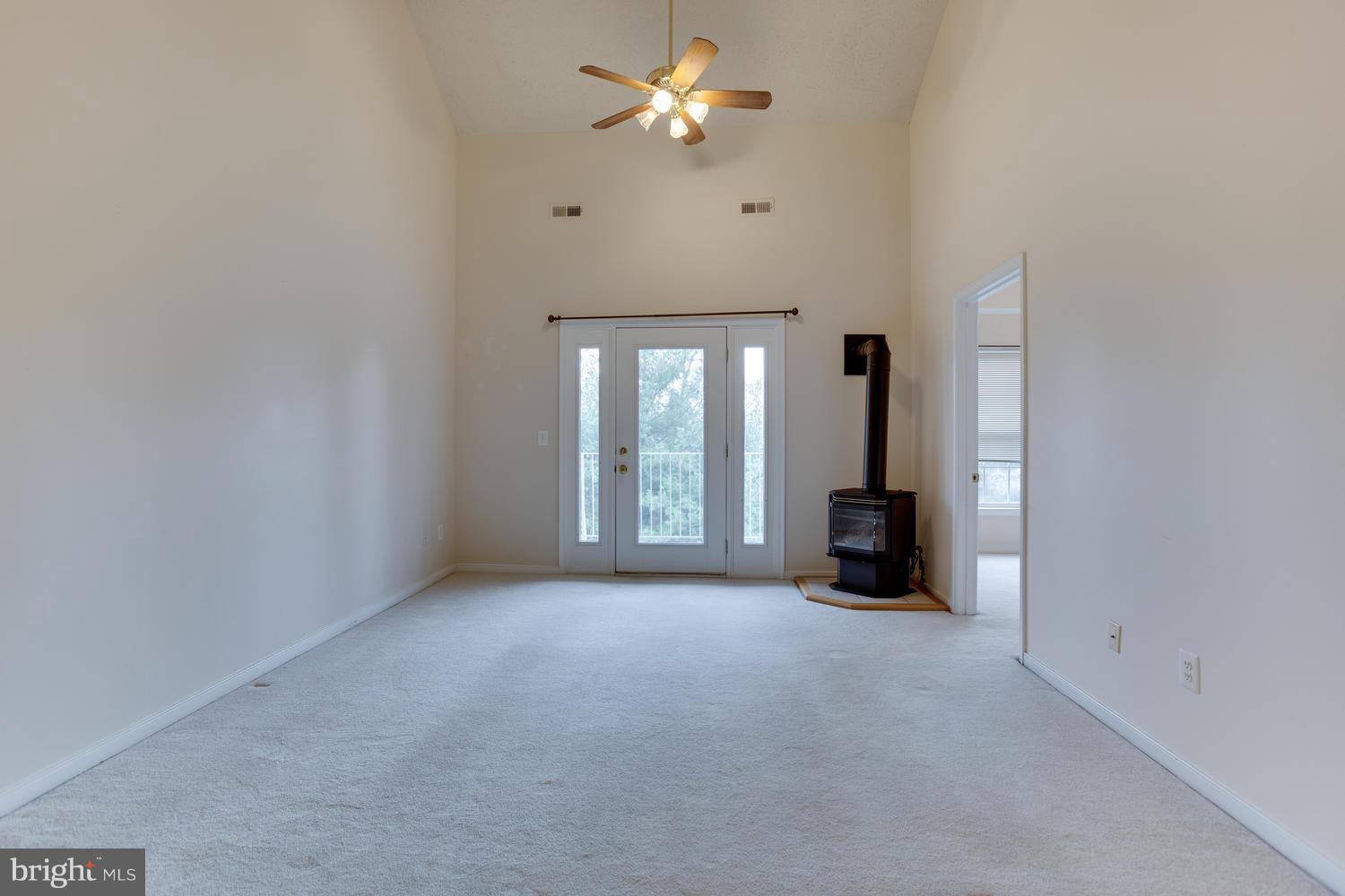RIVERGATE II - Residential Lease