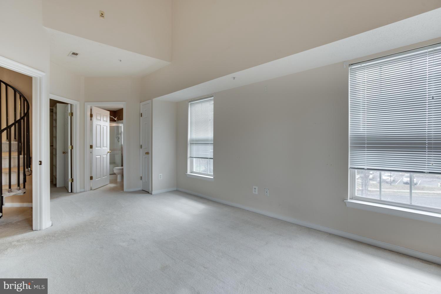 RIVERGATE II - Residential Lease