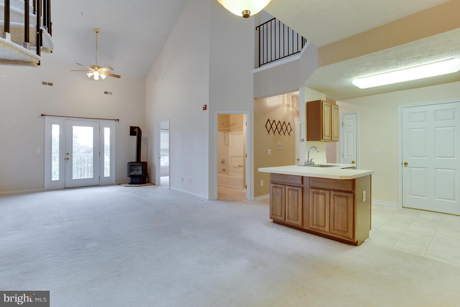 RIVERGATE II - Residential Lease