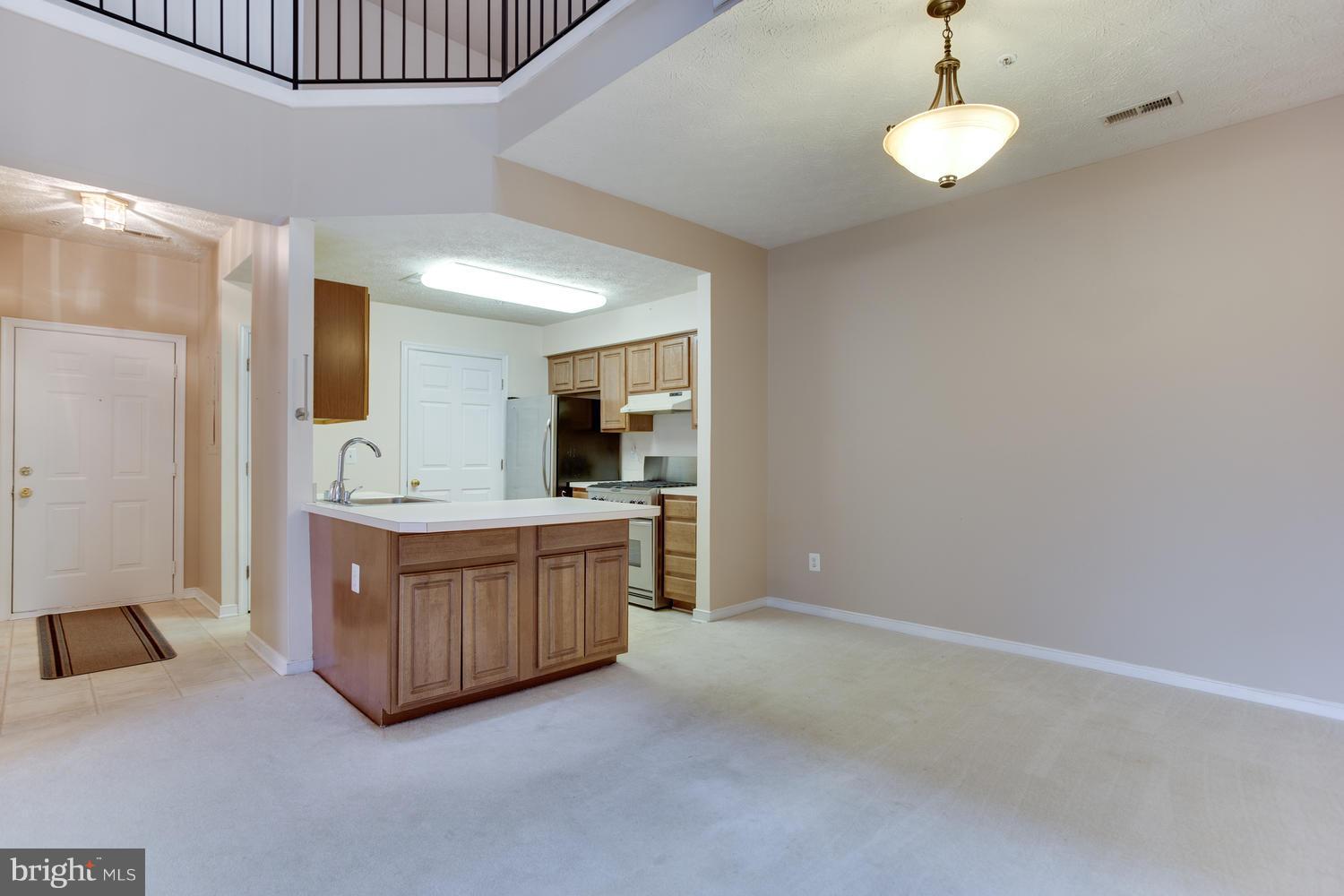 RIVERGATE II - Residential Lease