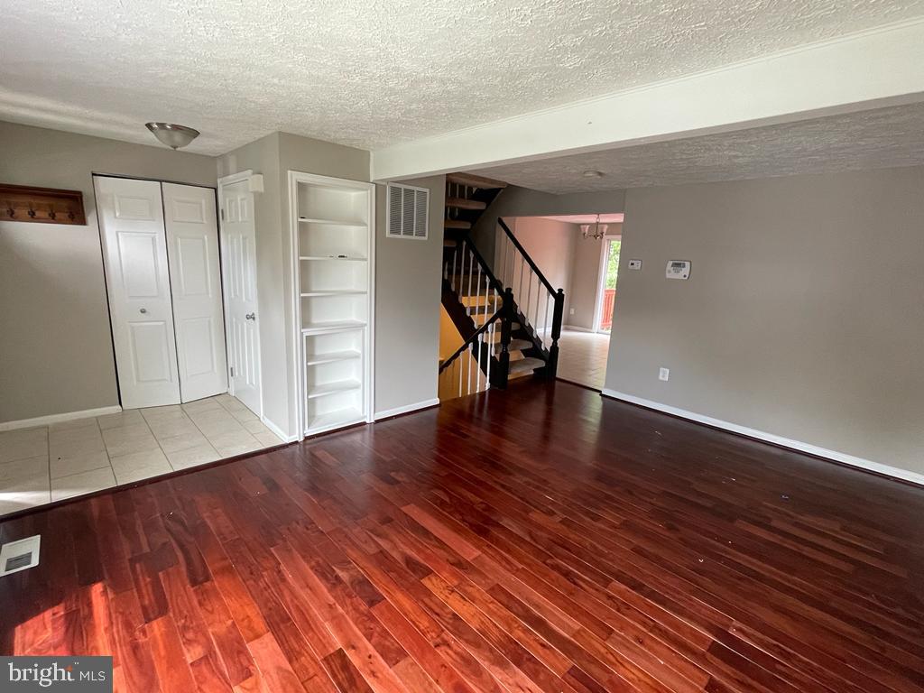 DAMASCUS VALLEY PARK - Residential Lease