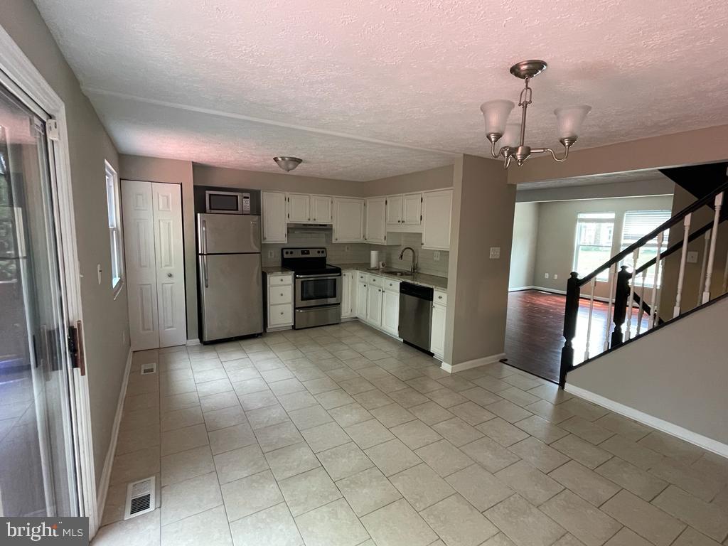 DAMASCUS VALLEY PARK - Residential Lease