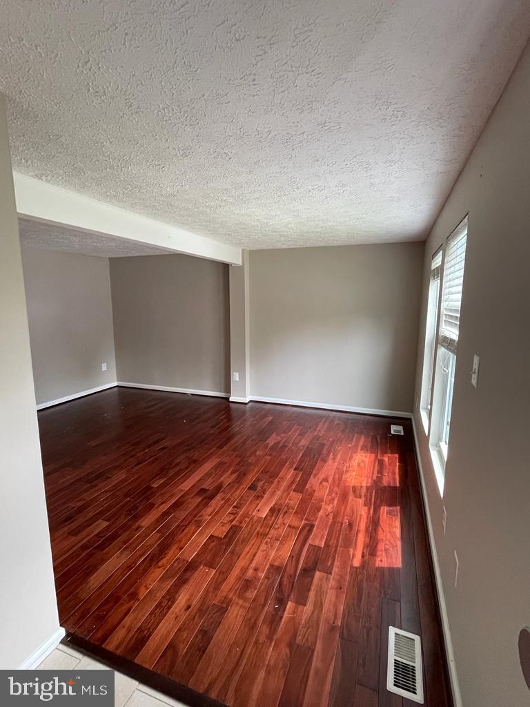 DAMASCUS VALLEY PARK - Residential Lease