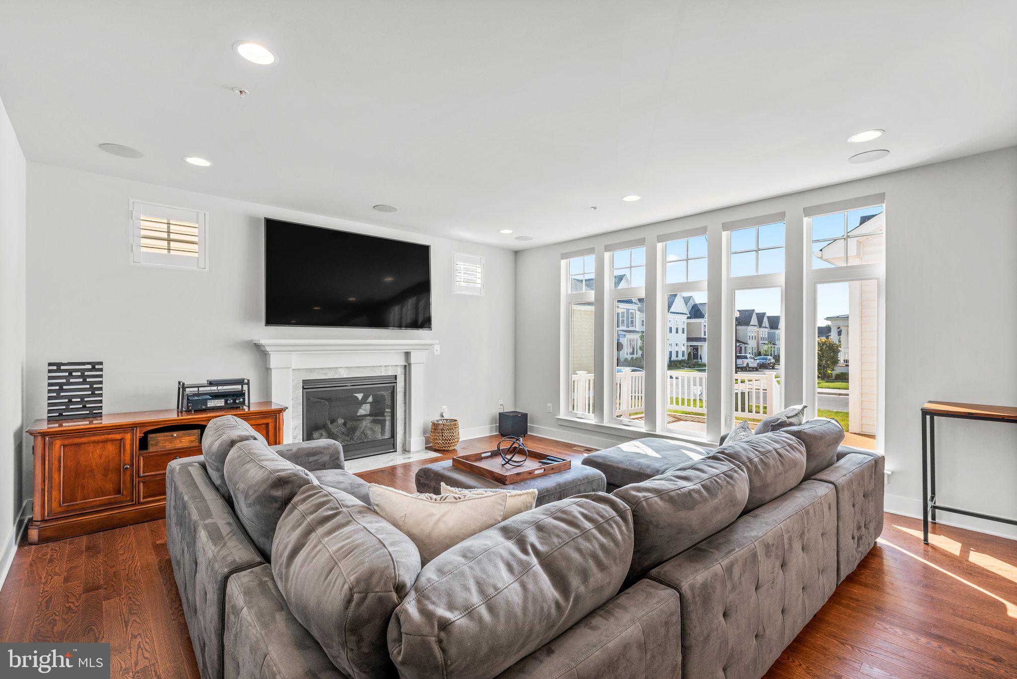 TWO RIVERS - Residential