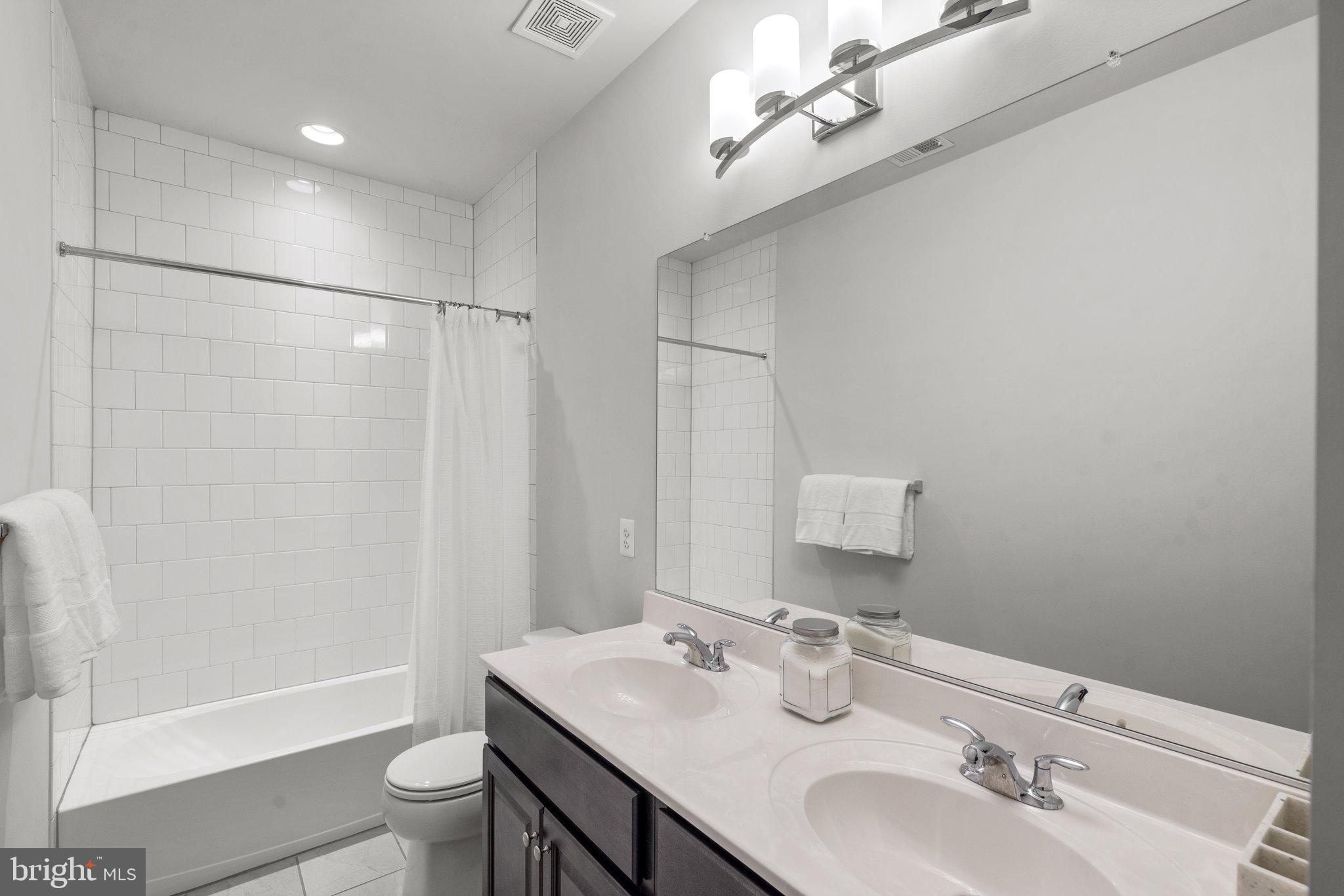 TWO RIVERS - Residential