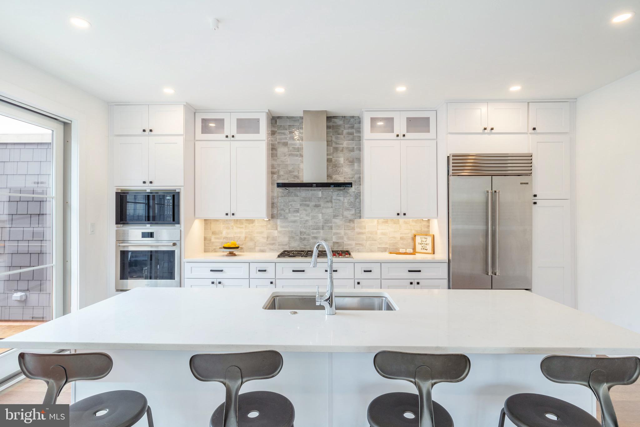 CHESTNUT HILL - Residential