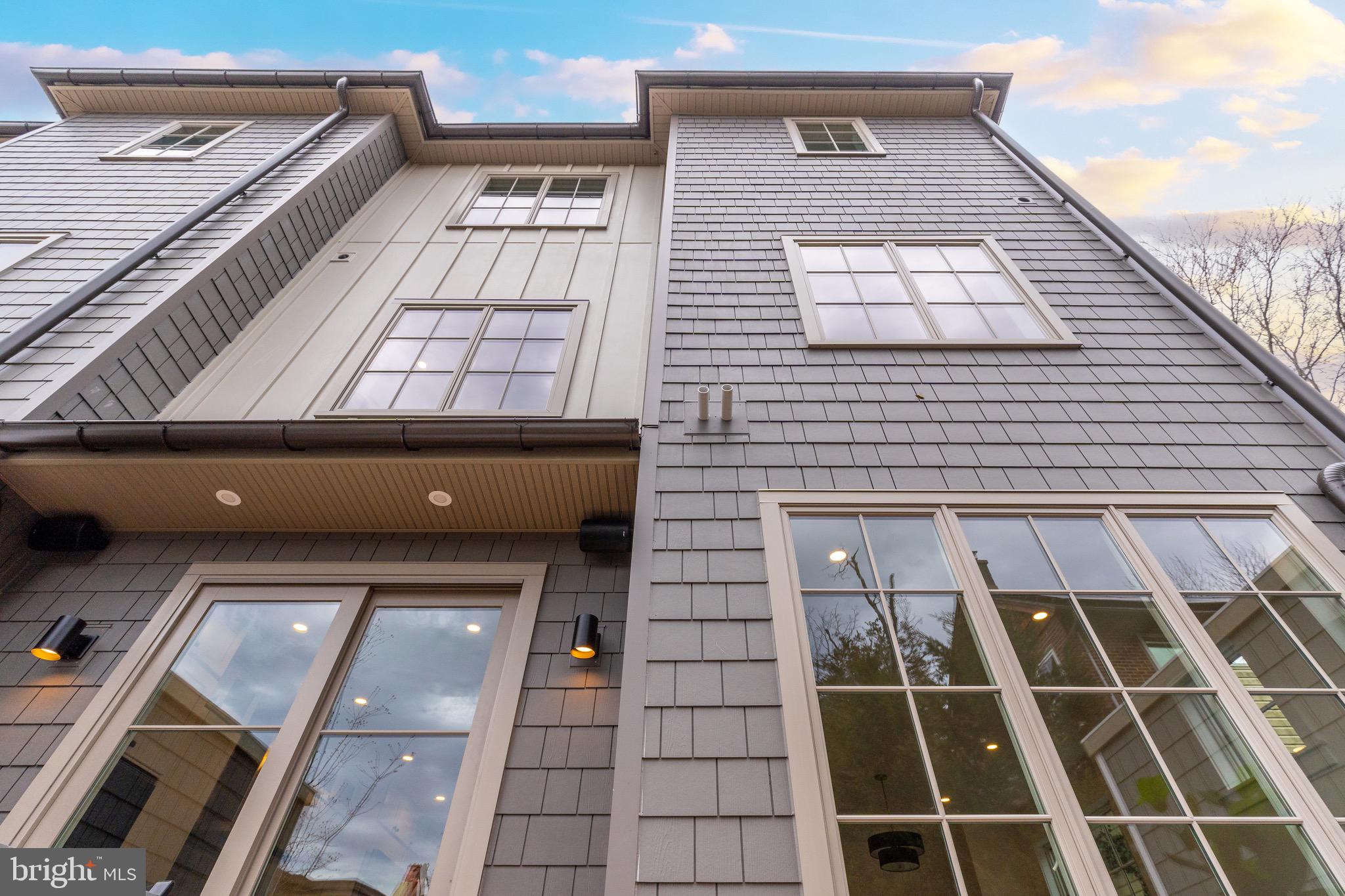 CHESTNUT HILL - Residential