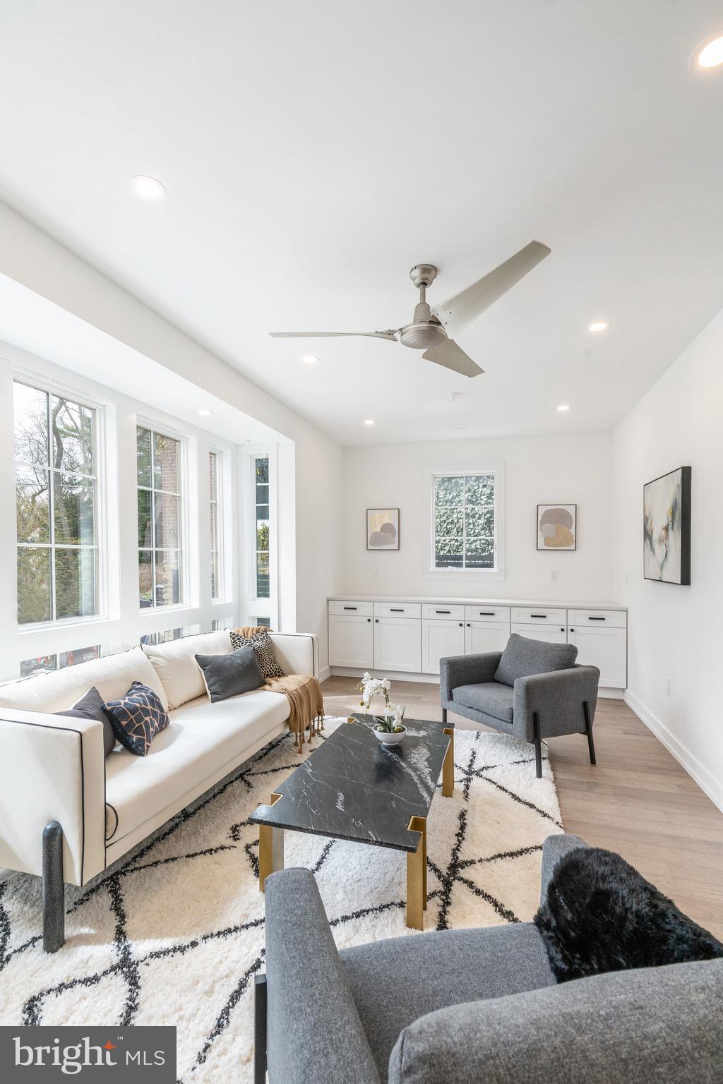 CHESTNUT HILL - Residential