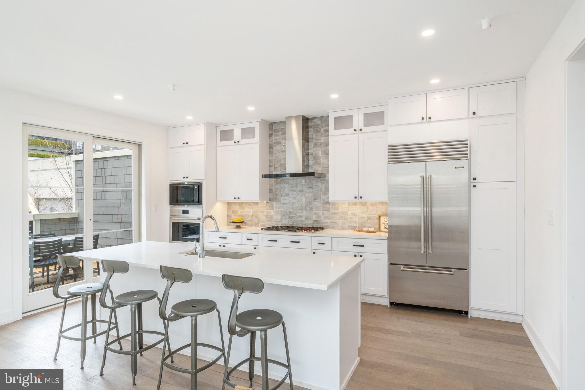 CHESTNUT HILL - Residential