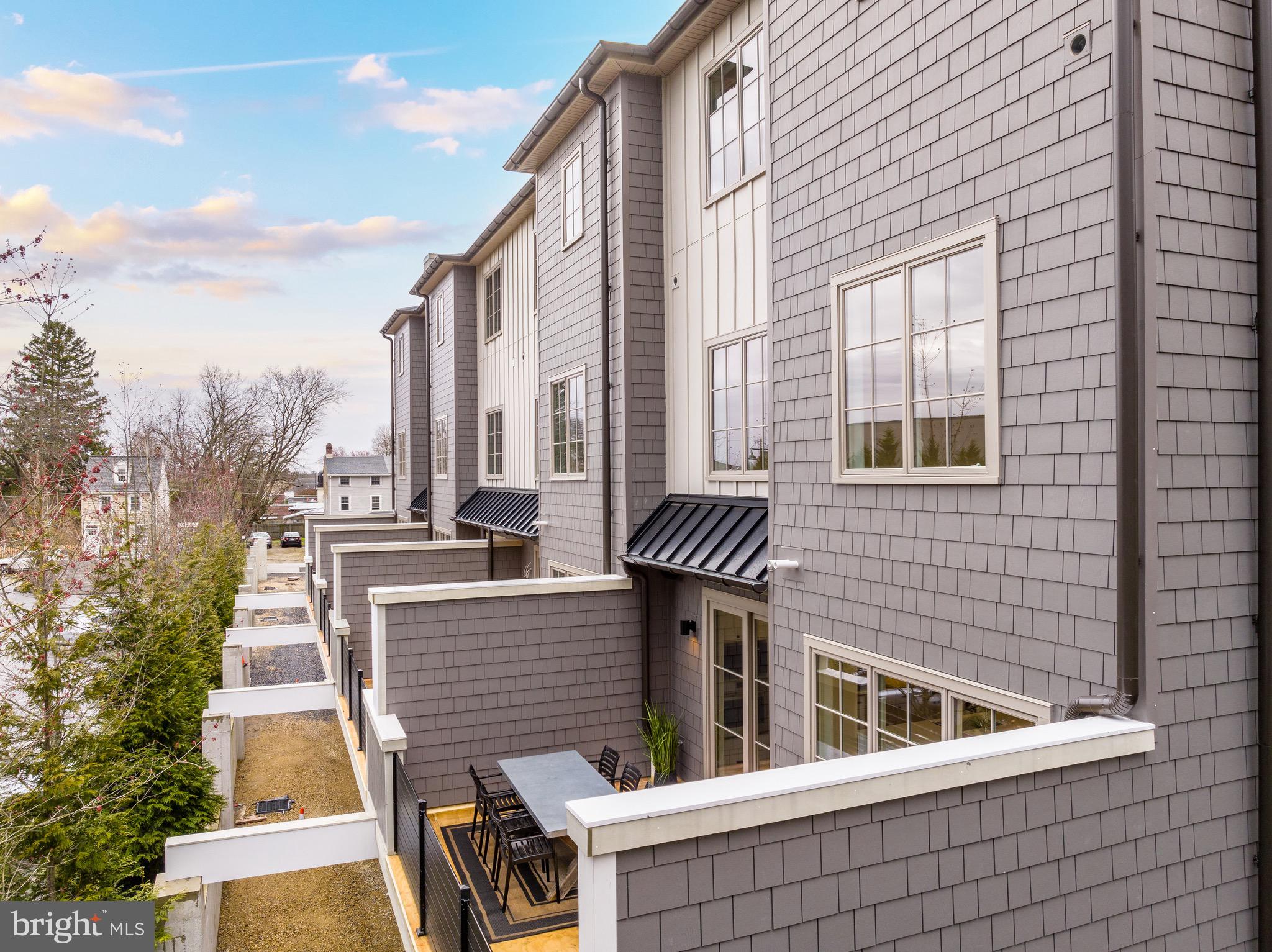 CHESTNUT HILL - Residential