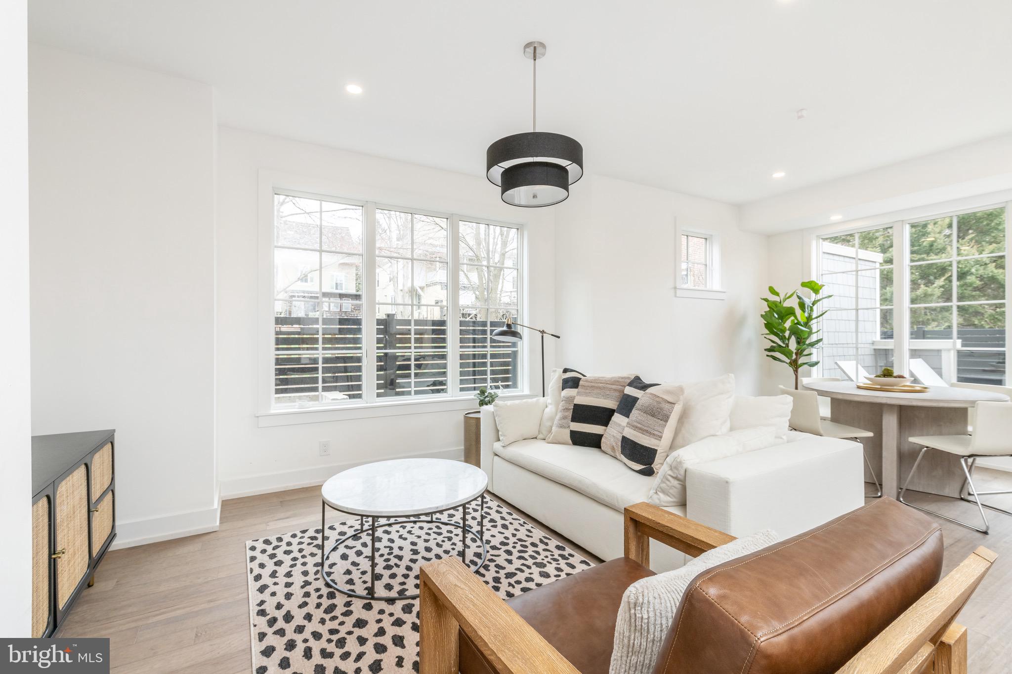 CHESTNUT HILL - Residential