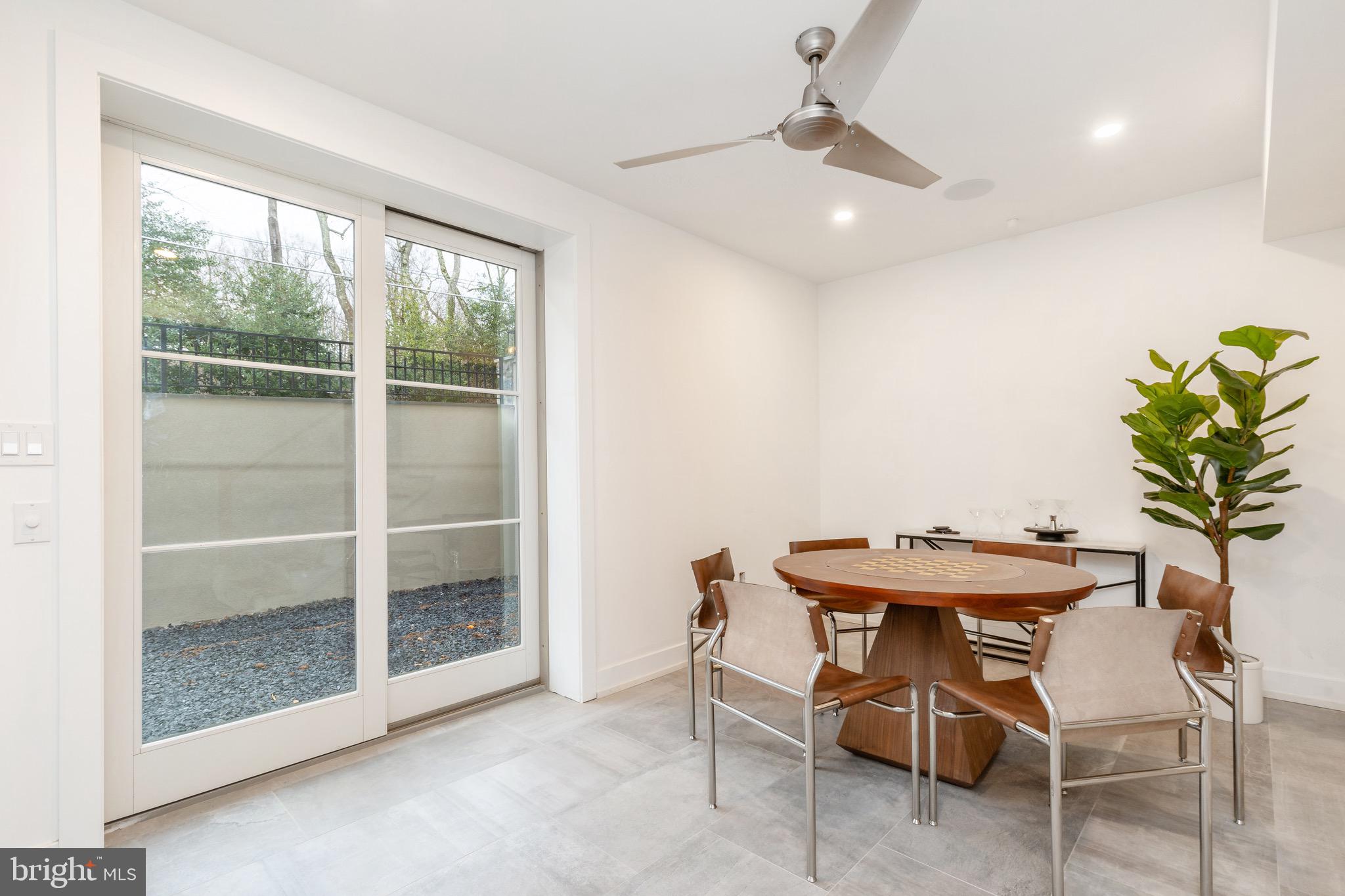 CHESTNUT HILL - Residential