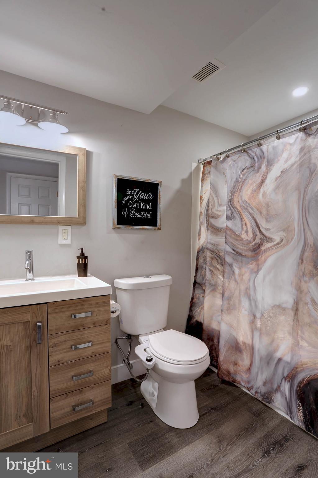 CREEK VIEW - Residential