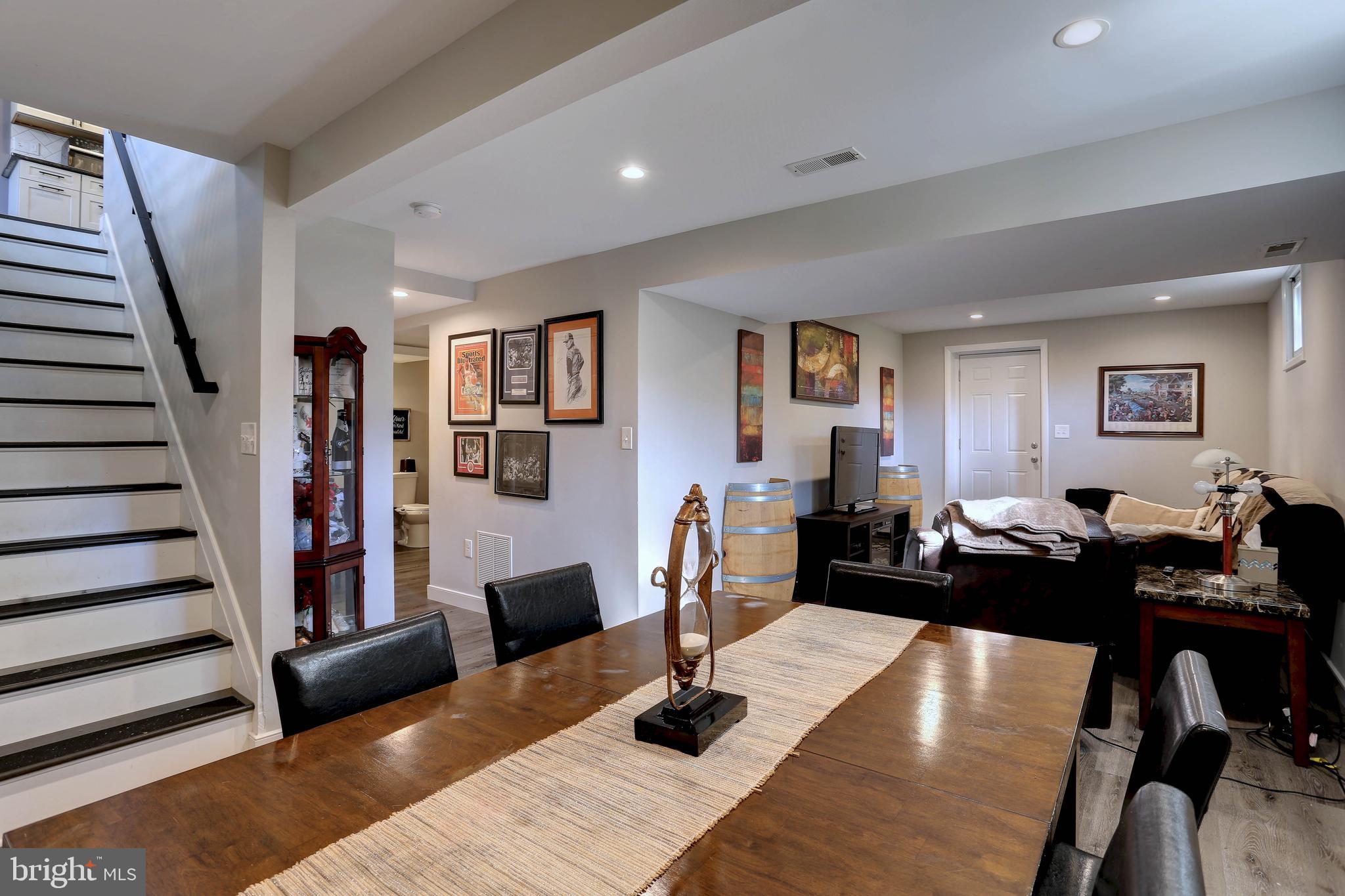 CREEK VIEW - Residential