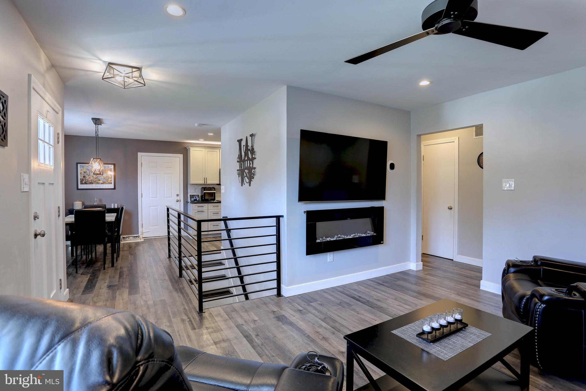 CREEK VIEW - Residential