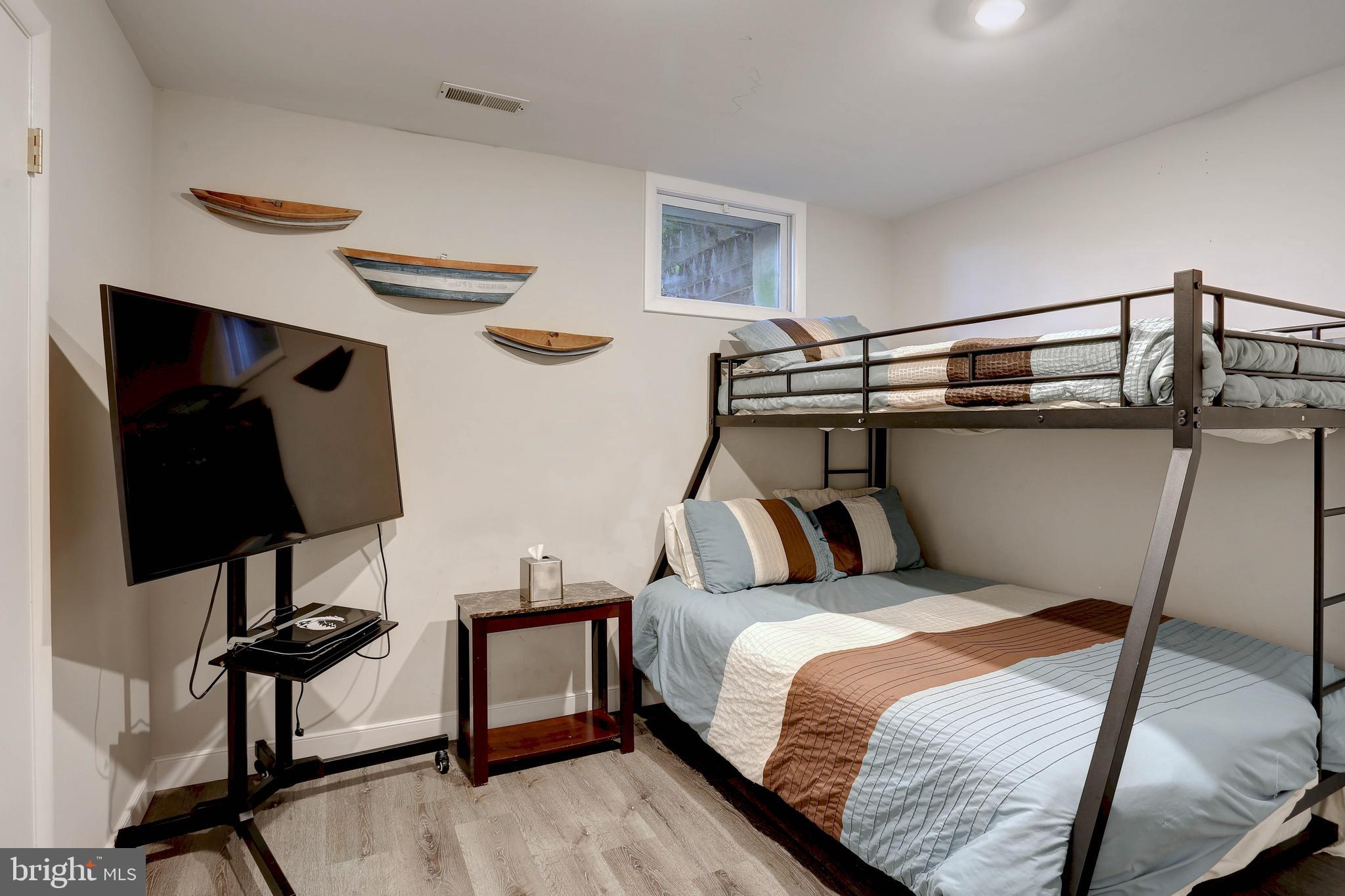 CREEK VIEW - Residential