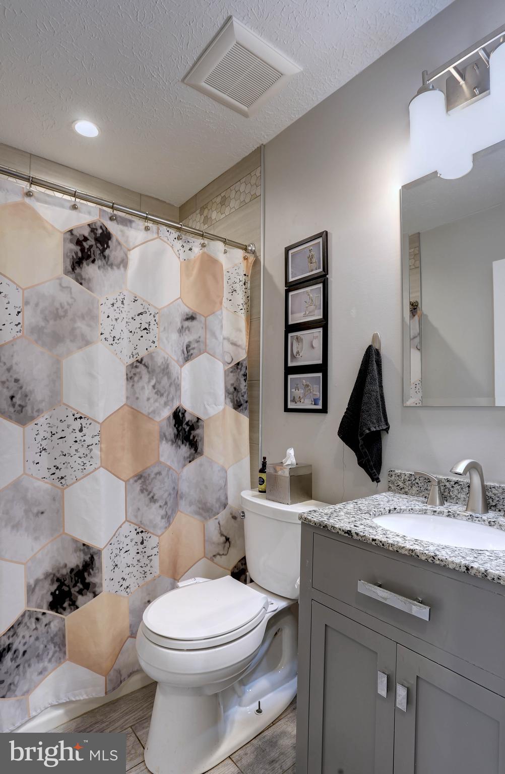 CREEK VIEW - Residential