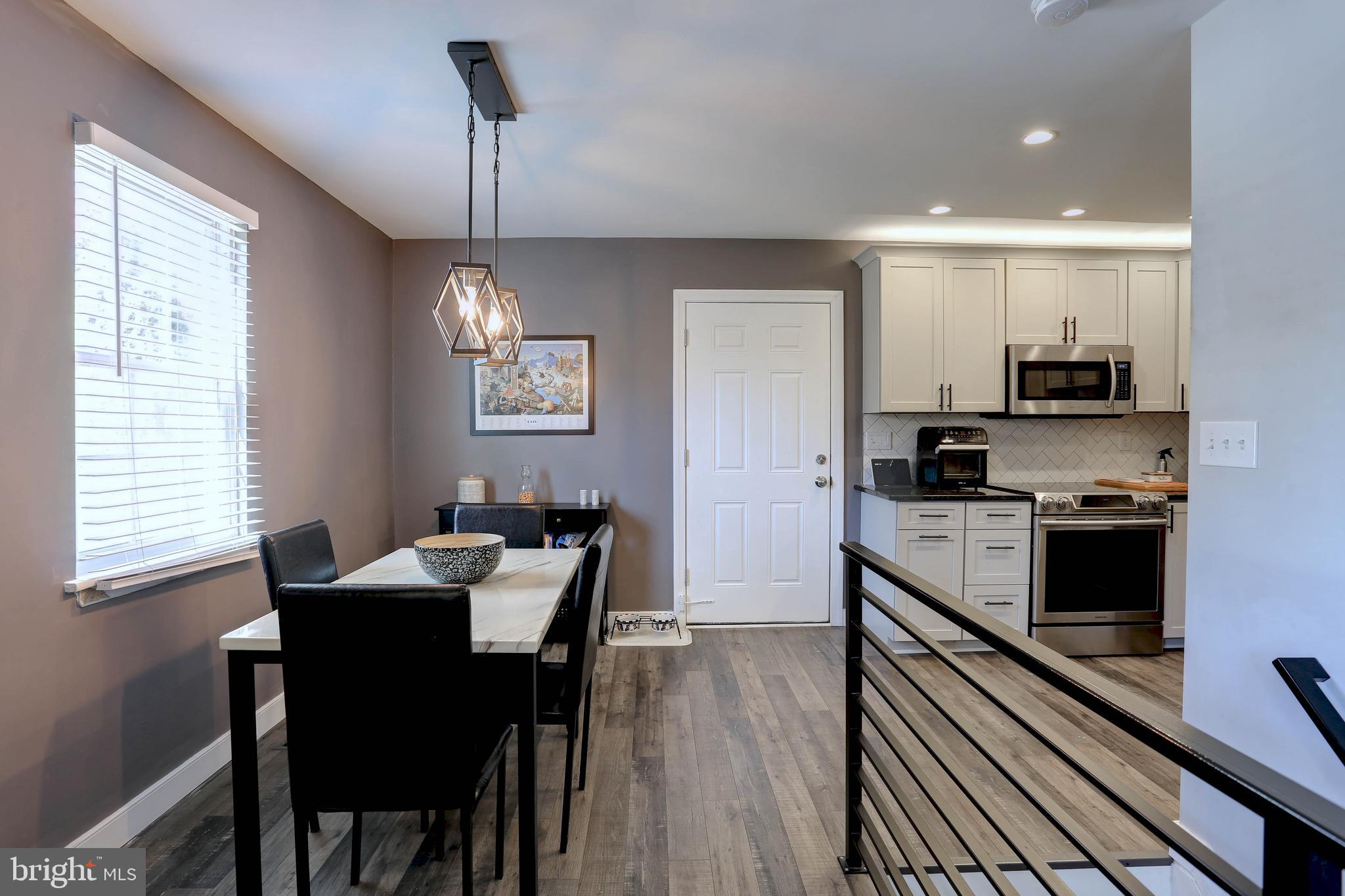 CREEK VIEW - Residential